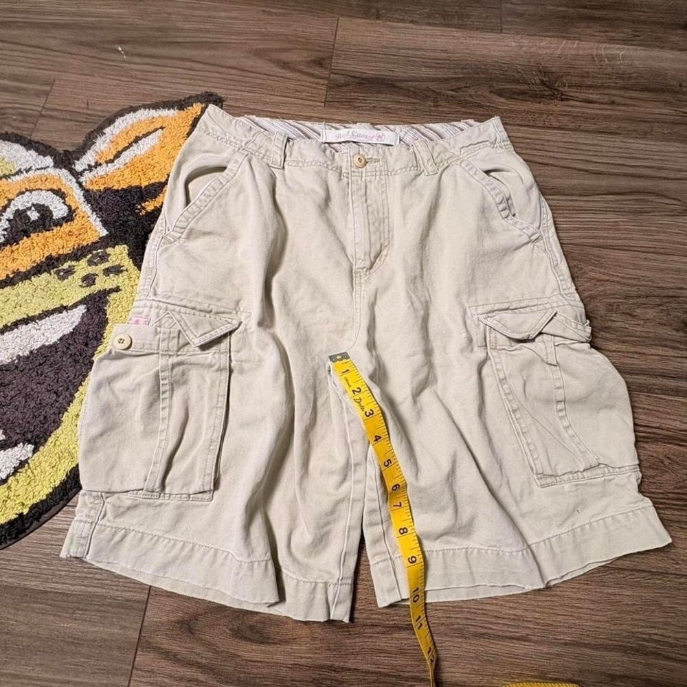 Y2K Red Camel cream cargo shorts Size 32  (0218)